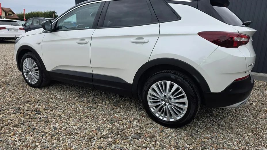OPEL Grandland X -