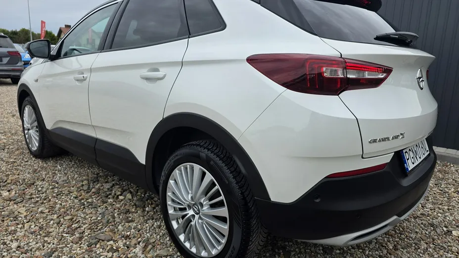 OPEL Grandland X -