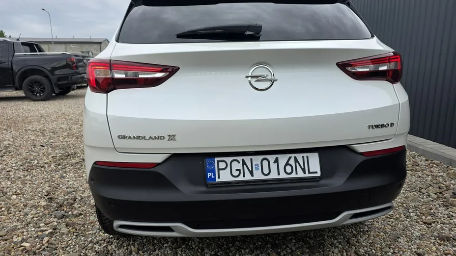 OPEL Grandland X -