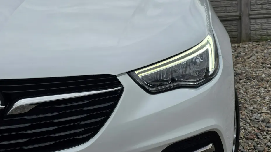 OPEL Grandland X -