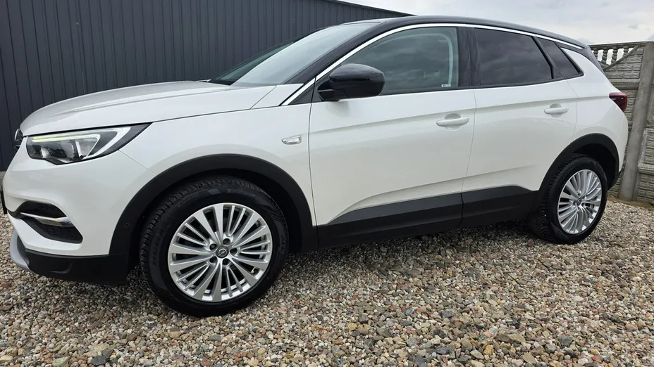 OPEL Grandland X -
