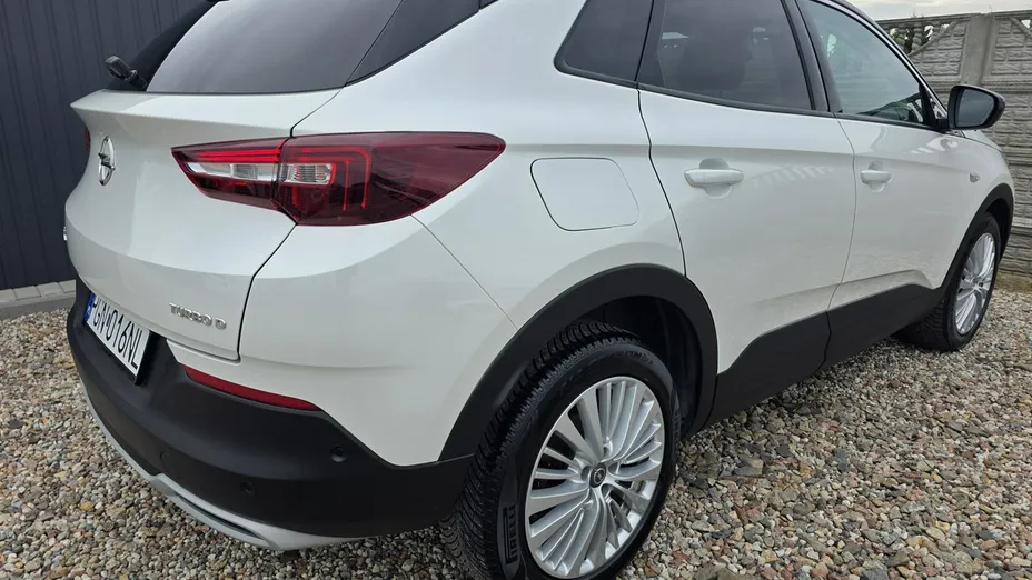 OPEL Grandland X -