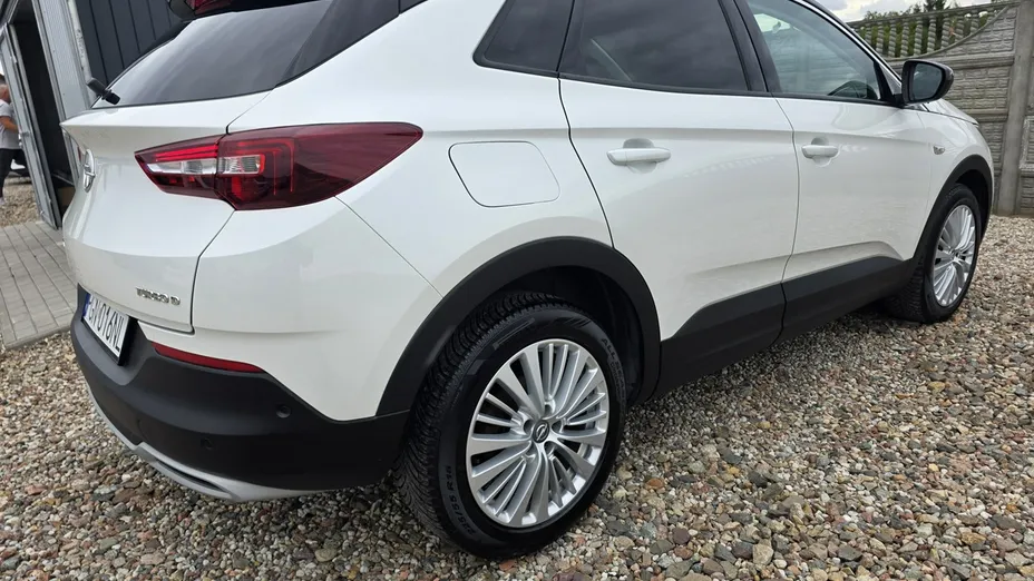 OPEL Grandland X -