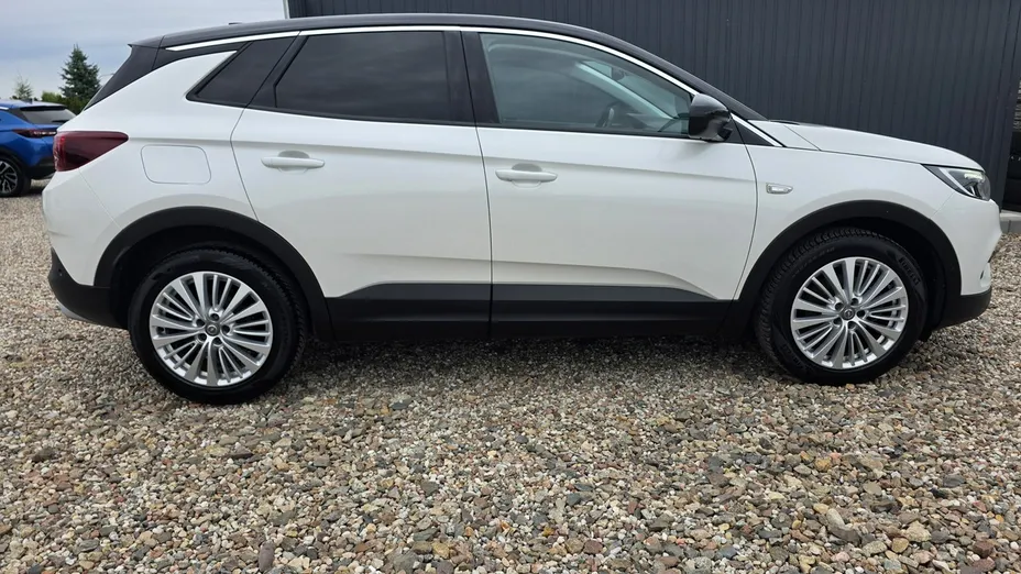 OPEL Grandland X -