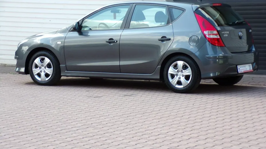 HYUNDAI i30 -