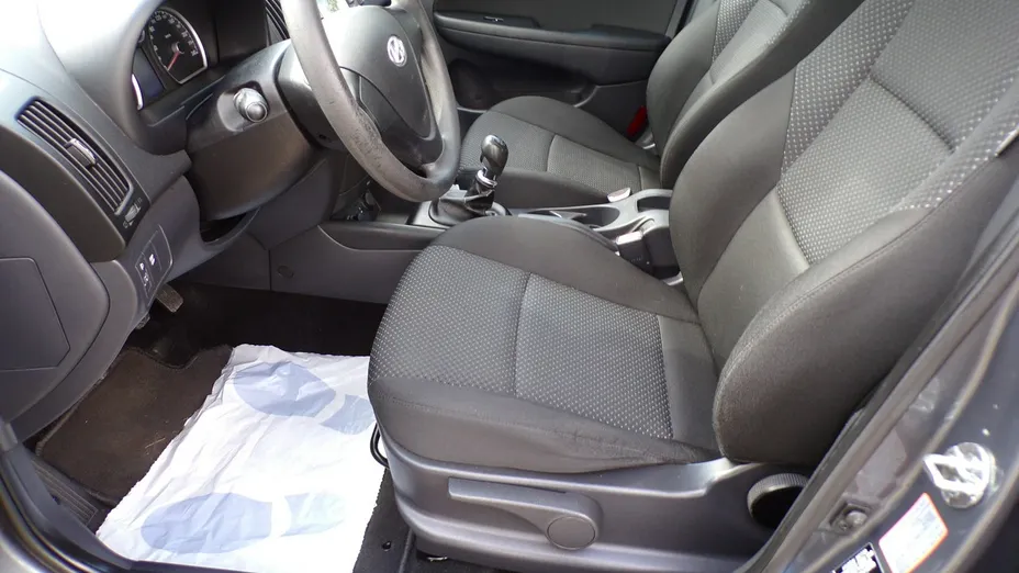HYUNDAI i30 -