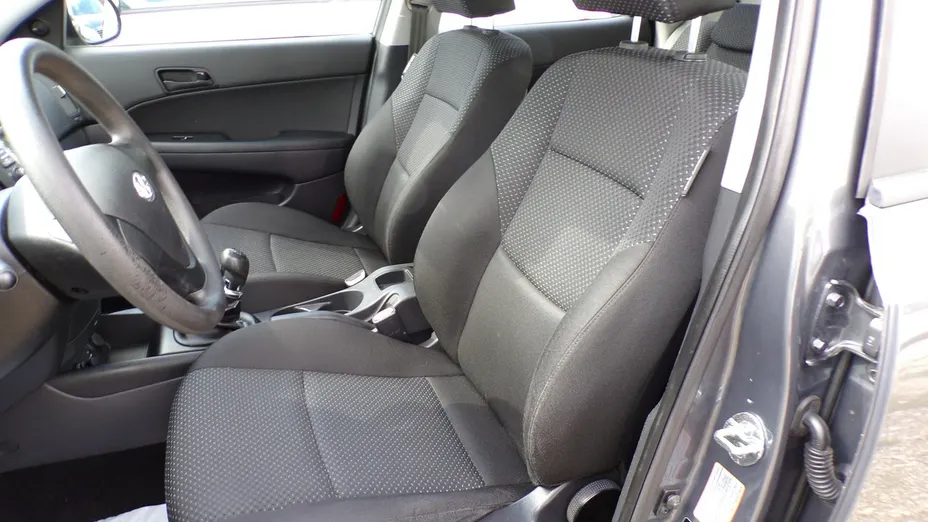 HYUNDAI i30 -