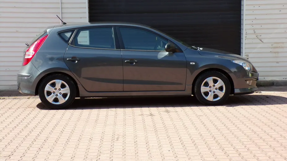 HYUNDAI i30 -