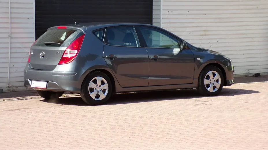 HYUNDAI i30 -