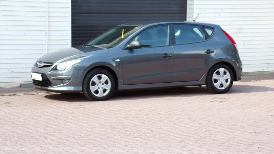HYUNDAI i30 -