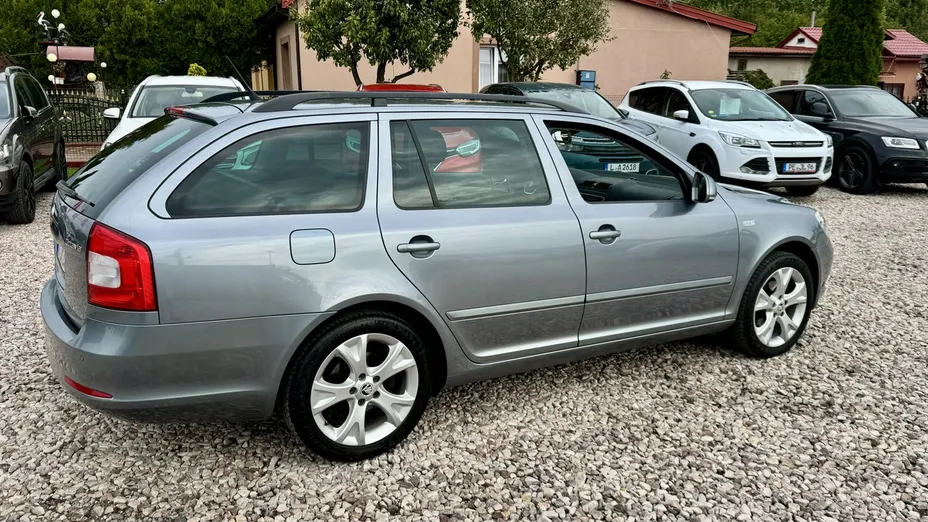 SKODA Octavia -