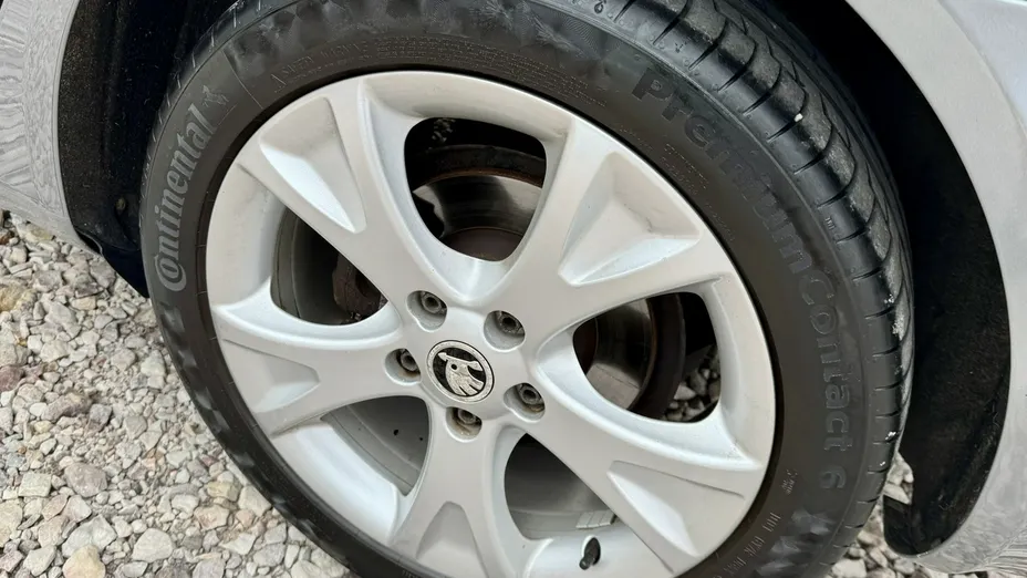 SKODA Octavia -