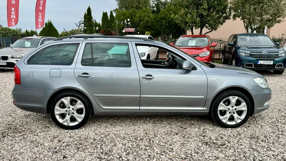 SKODA Octavia -