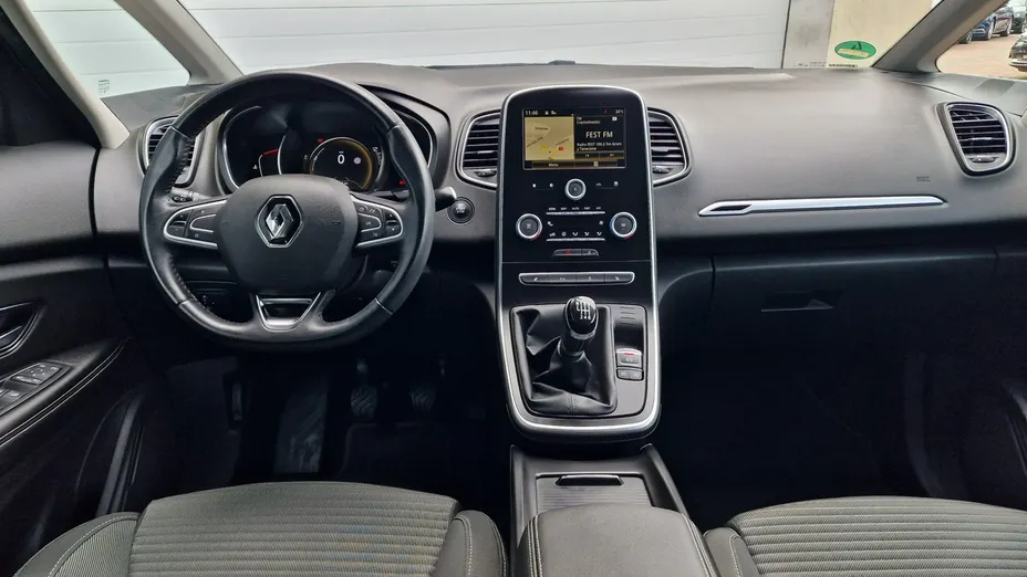 RENAULT Scenic -