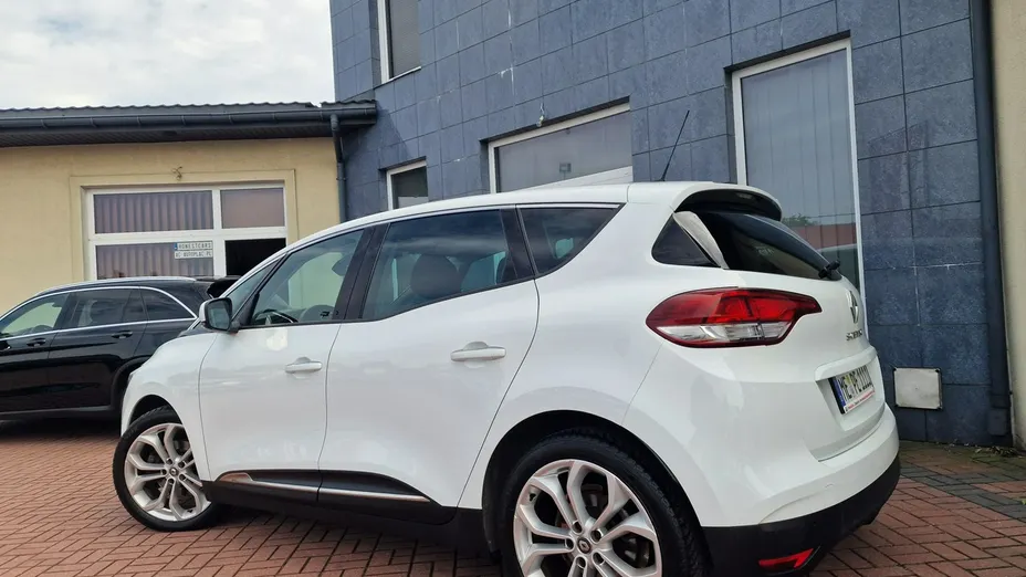 RENAULT Scenic -