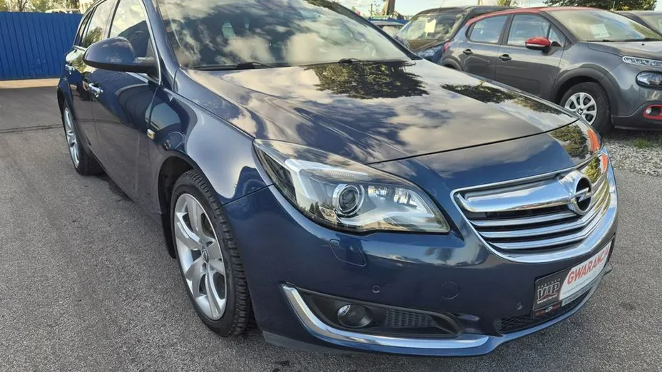 OPEL Insignia -