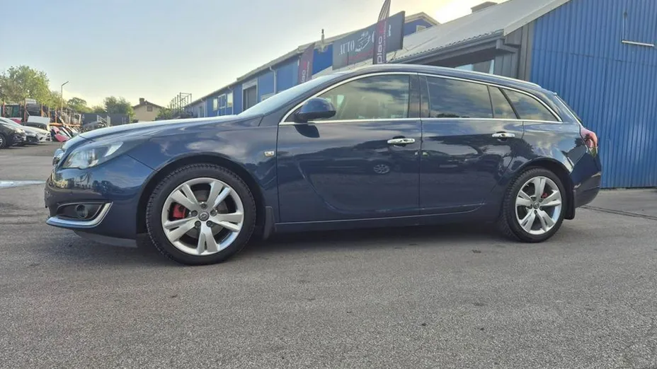OPEL Insignia -