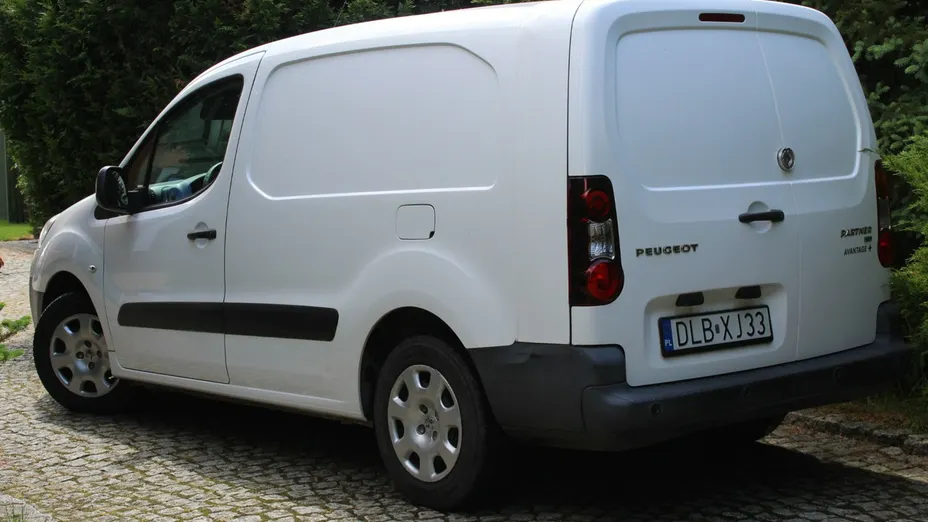 PEUGEOT Partner -