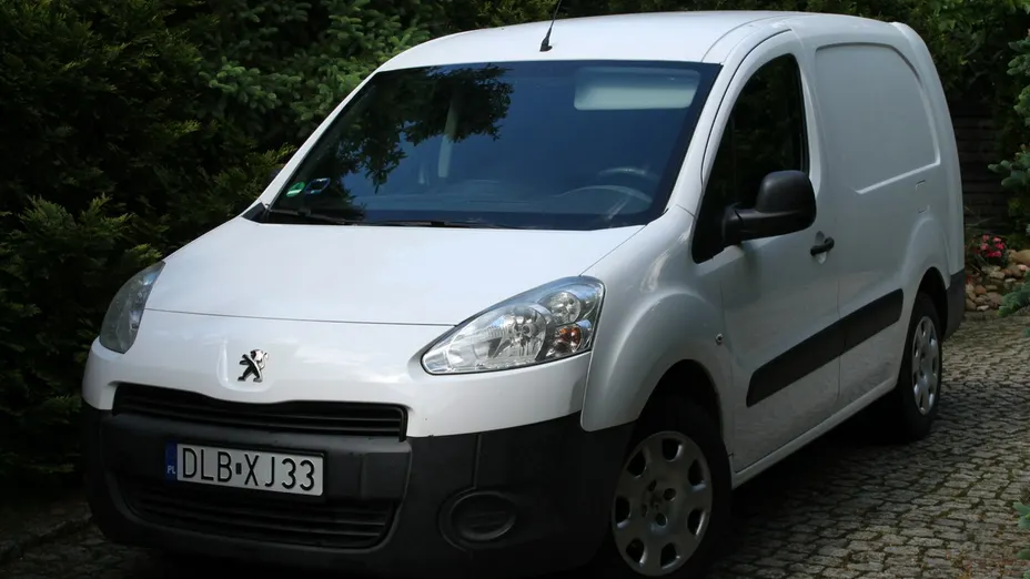 PEUGEOT Partner -