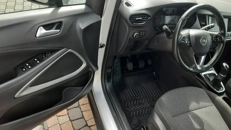OPEL Crossland X -