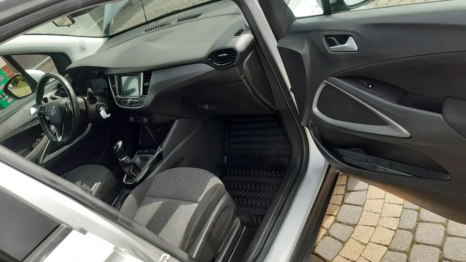 OPEL Crossland X -
