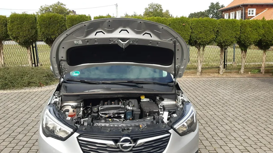 OPEL Crossland X -