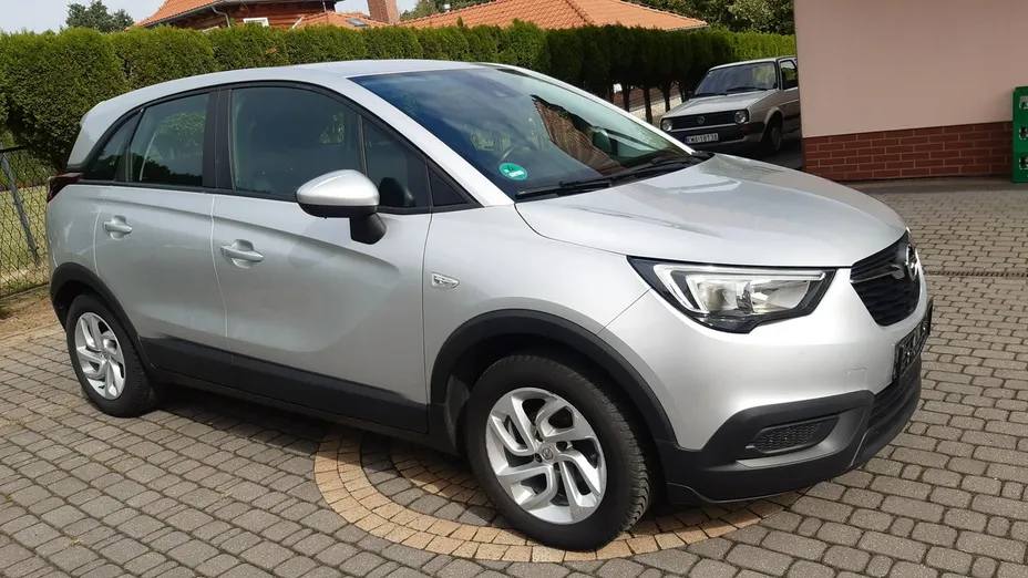 OPEL Crossland X -