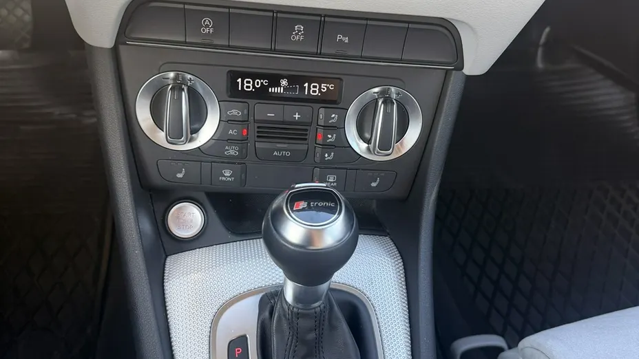 AUDI Q3 -