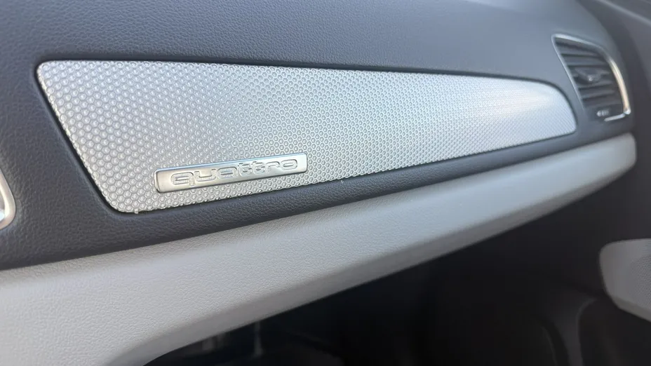 AUDI Q3 -