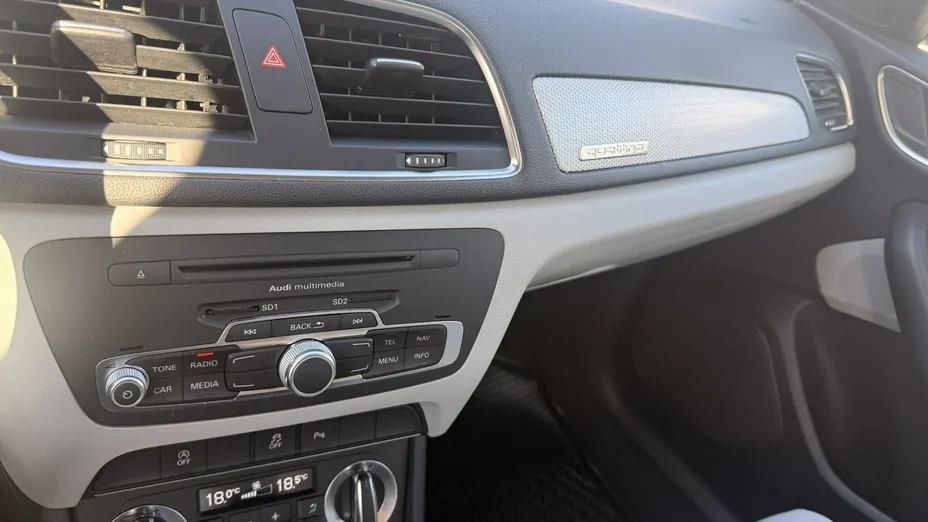 AUDI Q3 -