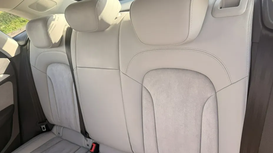 AUDI Q3 -