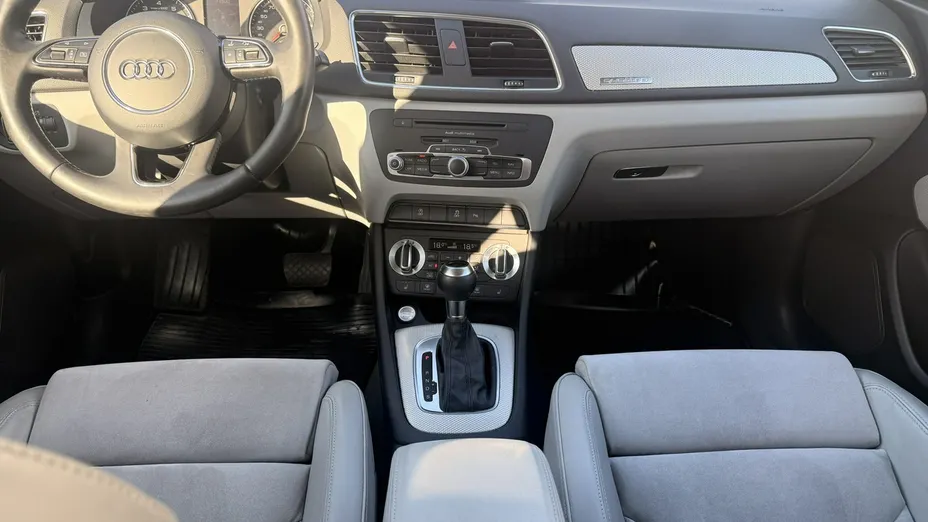 AUDI Q3 -