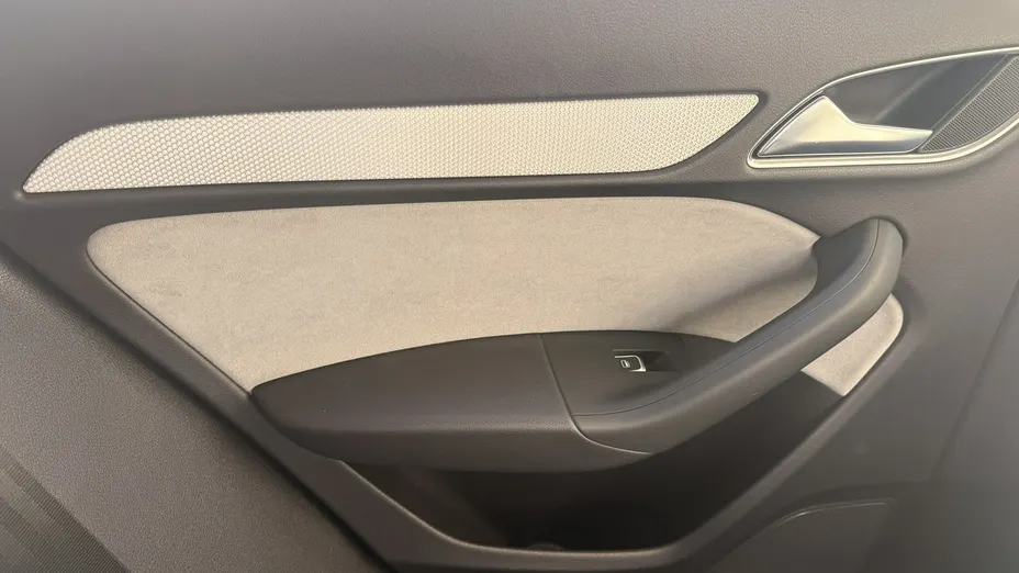 AUDI Q3 -