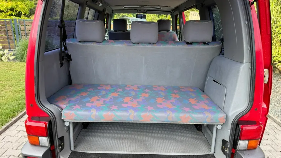 VOLKSWAGEN Multivan -