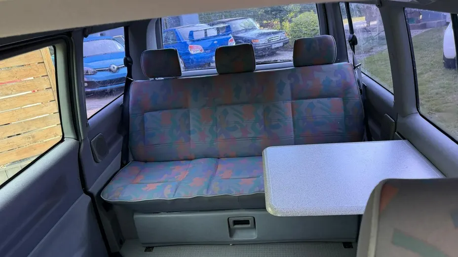 VOLKSWAGEN Multivan -