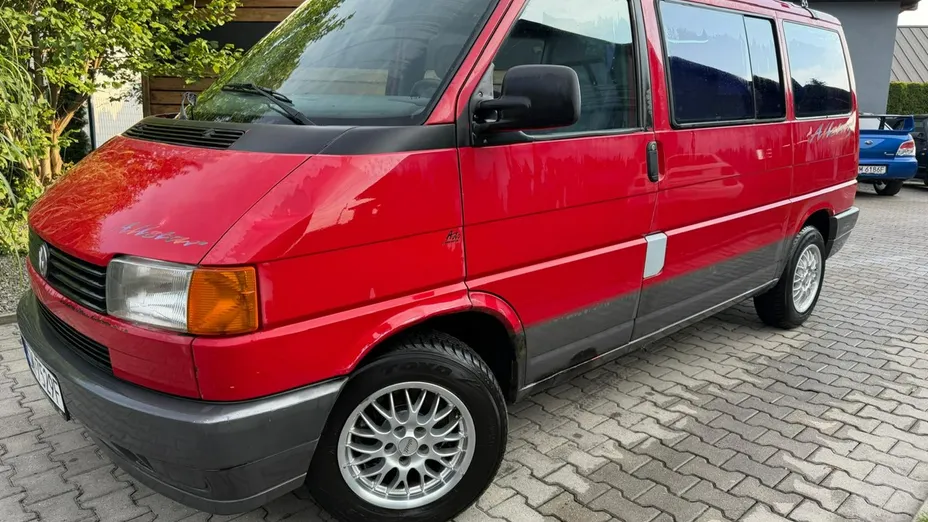 VOLKSWAGEN Multivan -