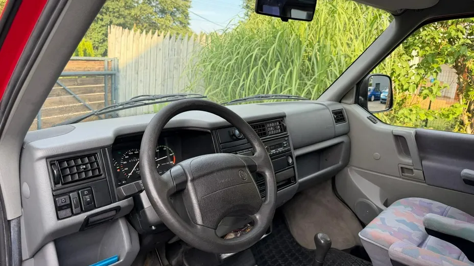 VOLKSWAGEN Multivan -