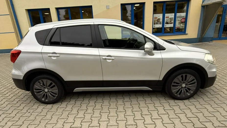 SUZUKI S-Cross -