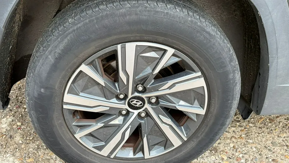 HYUNDAI Tucson -