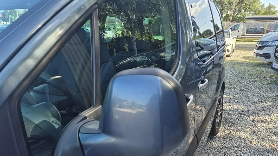 PEUGEOT Partner -