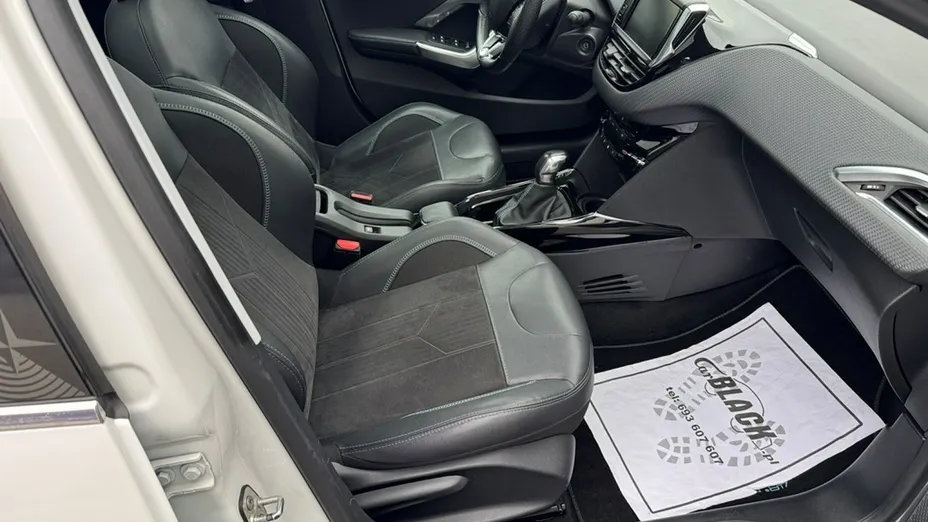 PEUGEOT 2008 -