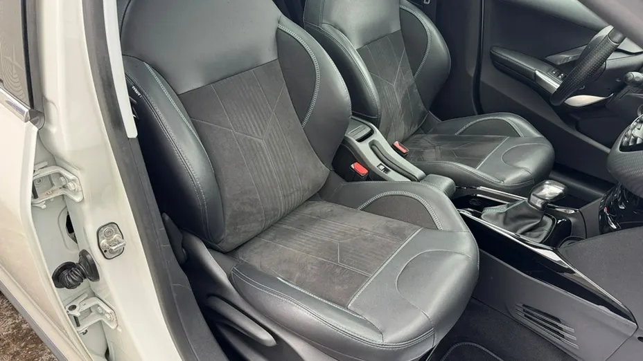 PEUGEOT 2008 -