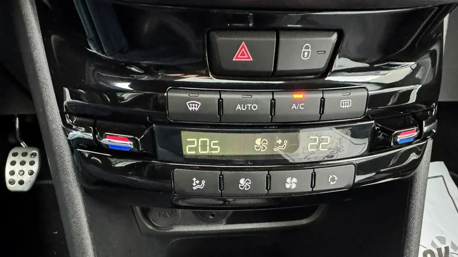 PEUGEOT 2008 -