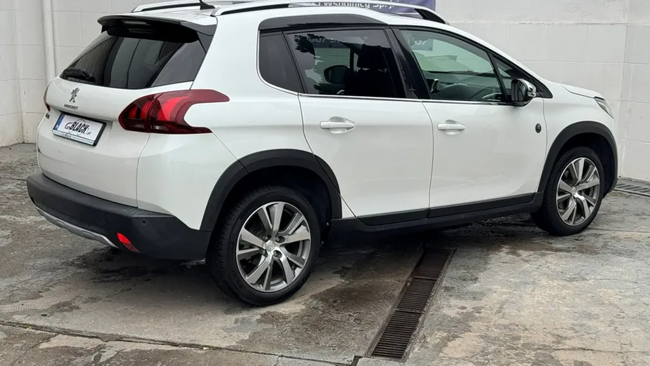 PEUGEOT 2008 -