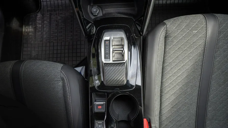 PEUGEOT 2008 -