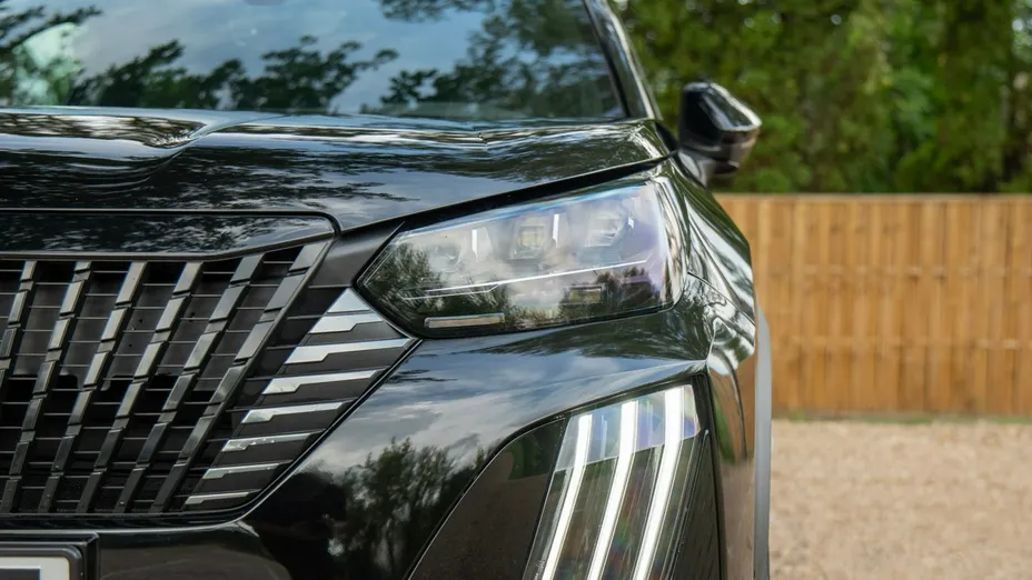 PEUGEOT 2008 -