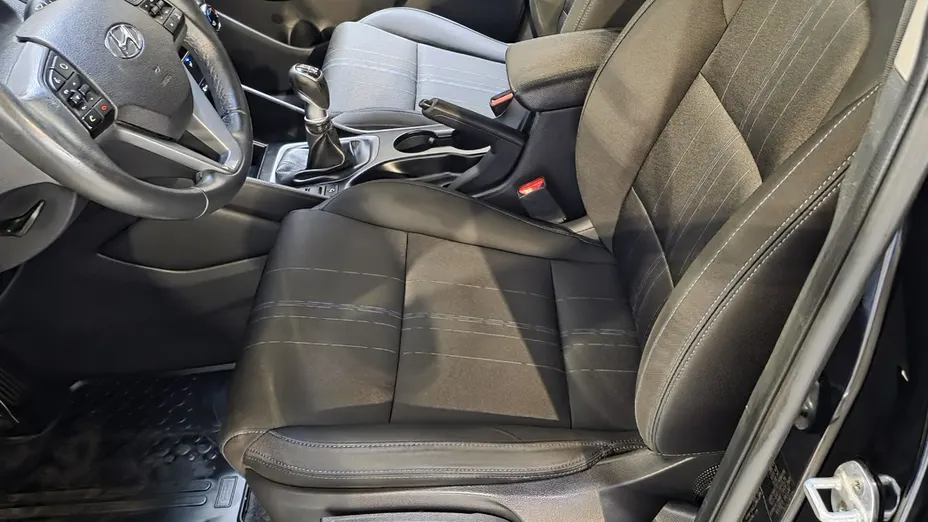 HYUNDAI Tucson -
