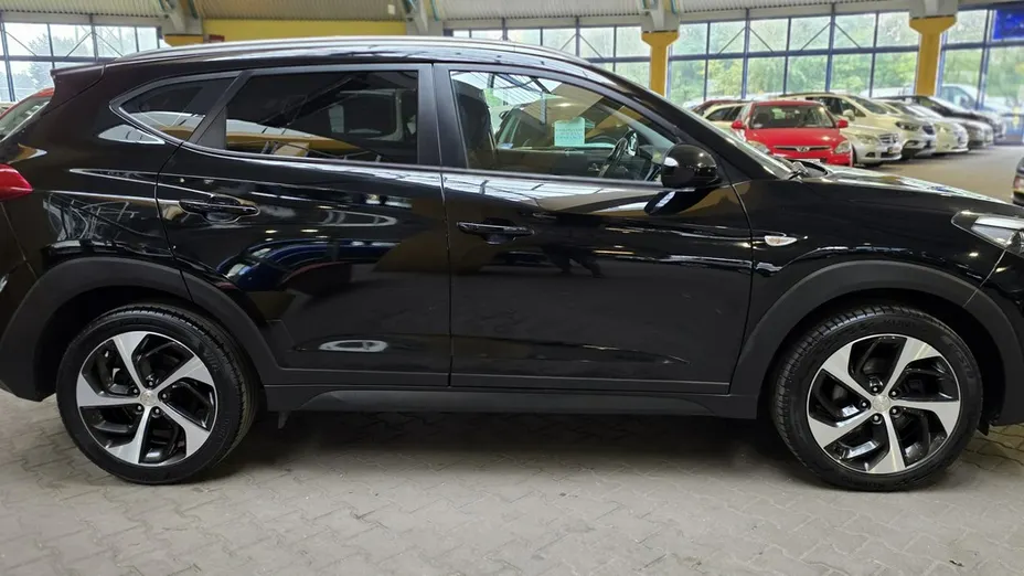 HYUNDAI Tucson -