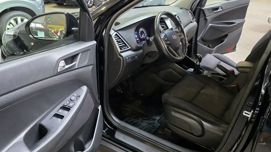 HYUNDAI Tucson -