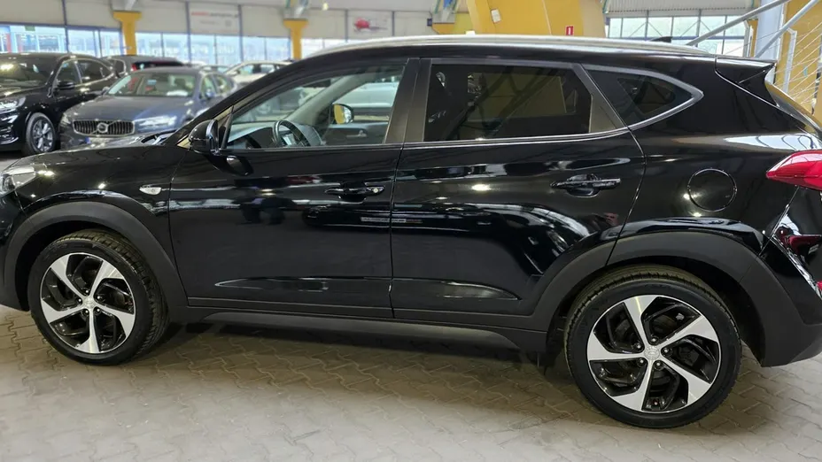 HYUNDAI Tucson -